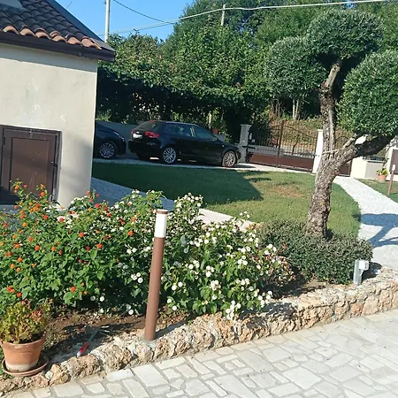بيت خشبي Casa Vacanza B&B P&G *